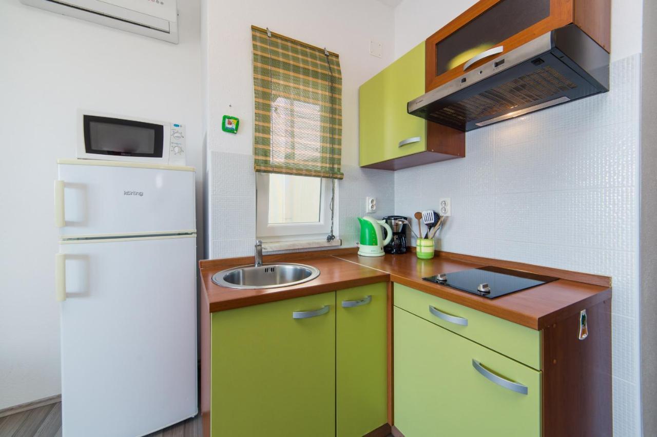 Apartments By The Sea Brist, Makarska - 11078 ภายนอก รูปภาพ