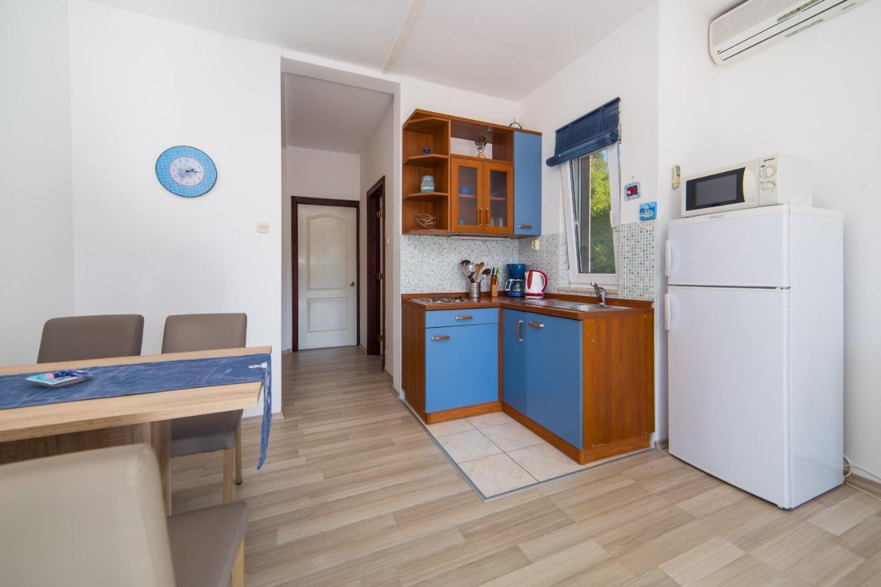 Apartments By The Sea Brist, Makarska - 11078 ภายนอก รูปภาพ