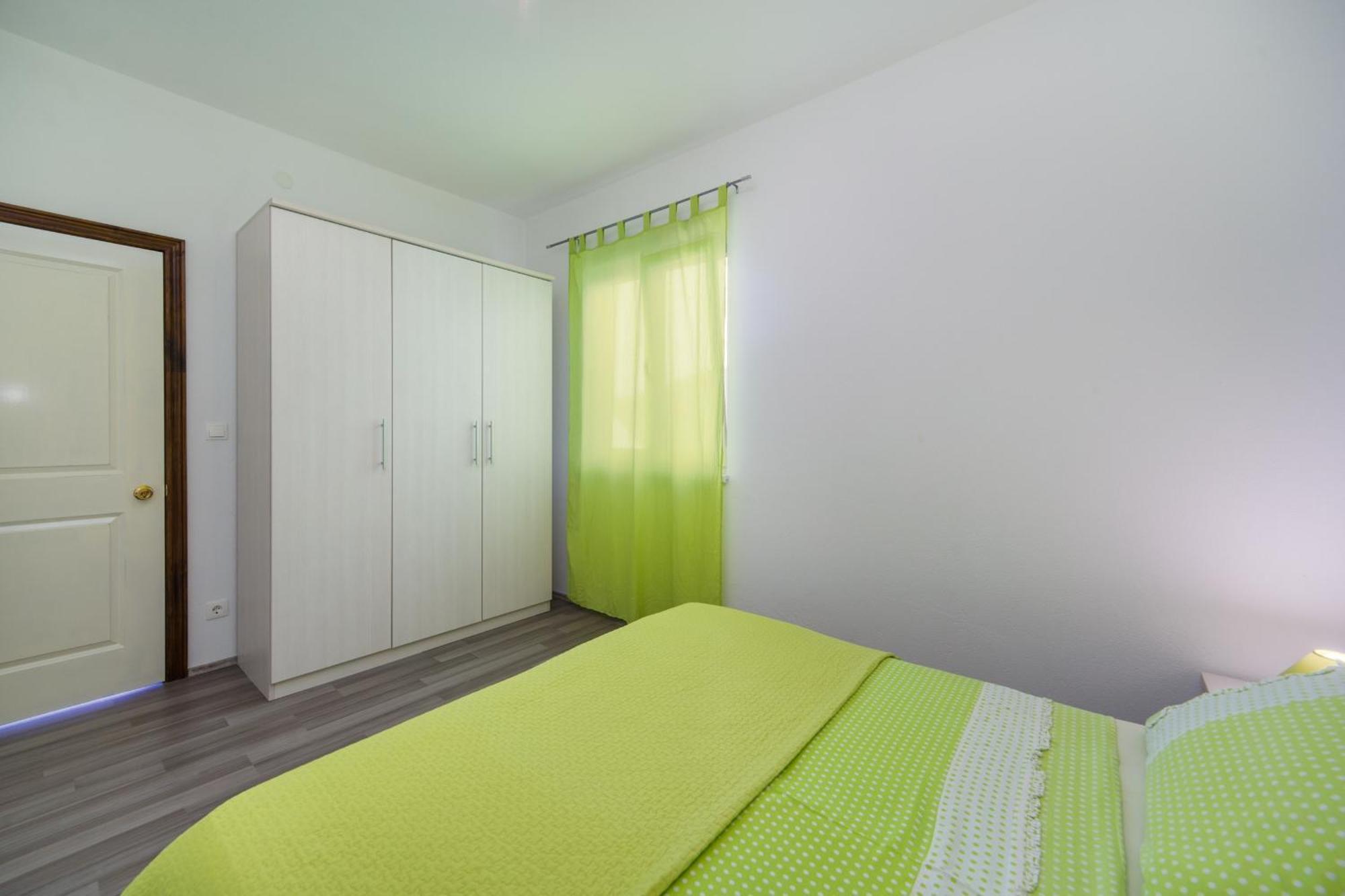 Apartments By The Sea Brist, Makarska - 11078 ห้อง รูปภาพ